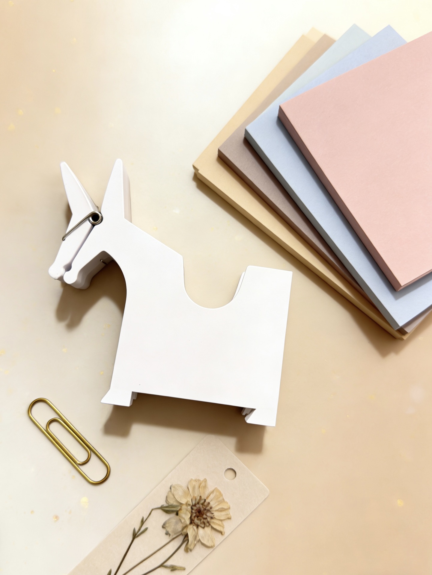 Mule-Shaped Desktop Memo & Pen Holder - Modern Office Desk Organizer with Card Slot
